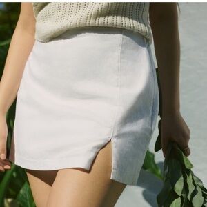 A&F • White Linen-Blend Slit Skort • Size Small